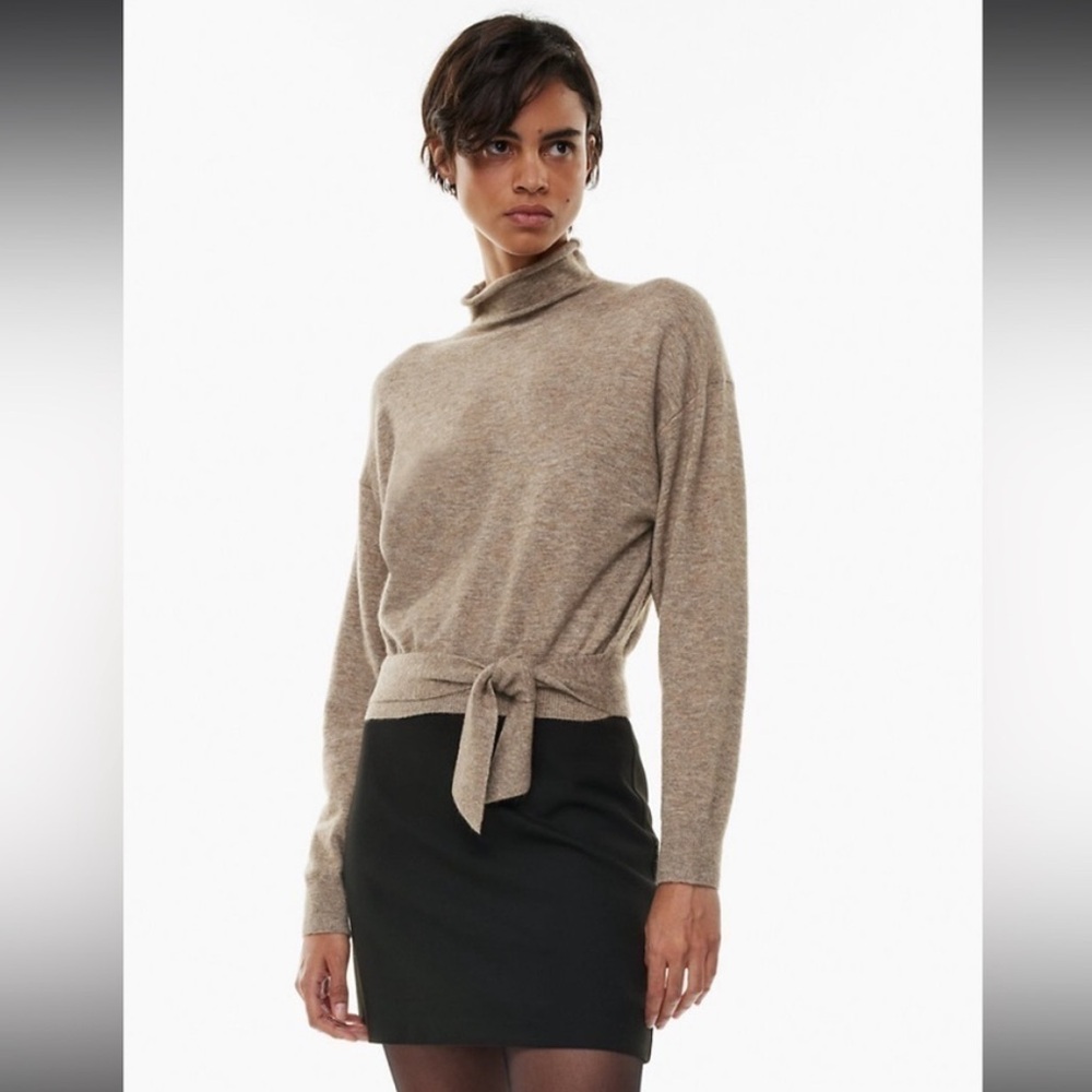 ARITZIA WILFRED Lorin Sweater Wool Cashmere blend camel color, size M